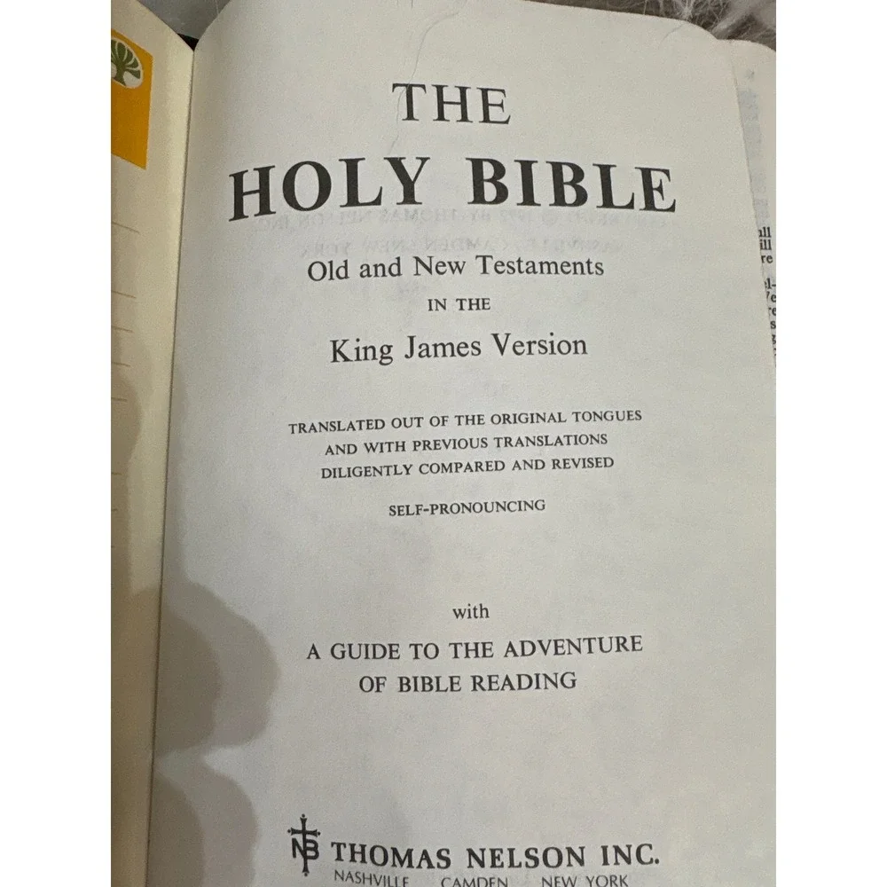 Vintage 1972 Thomas Nelson KJV Holy Bible Black Zippered Red Letter 114Z Compact